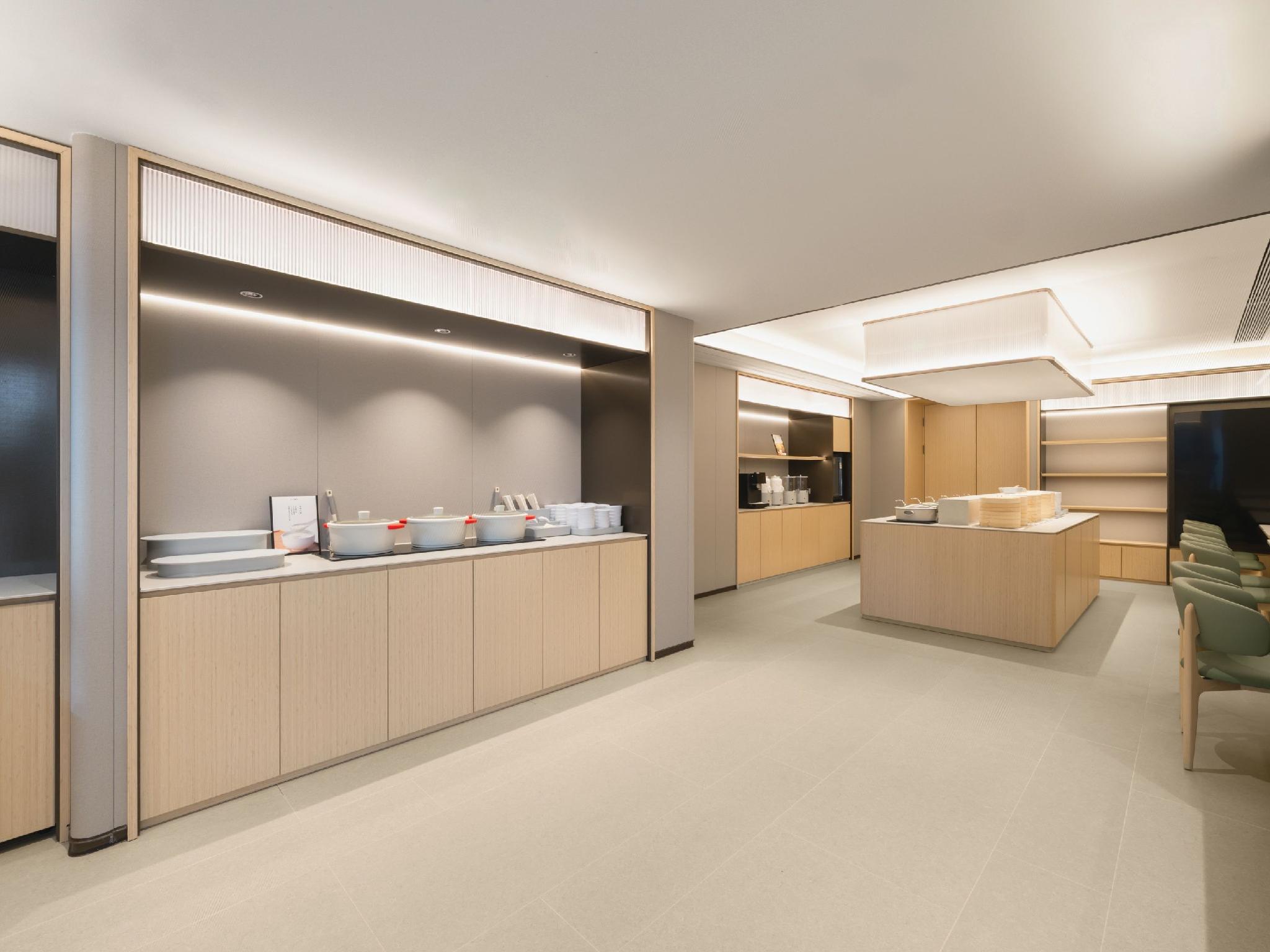 Ji Hotel (Beijing Road Pedestrian Street Tianzi Wharf) 17/50