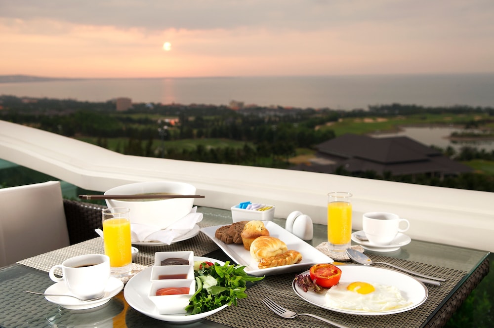 Sea Links Beach Hotel 32/47