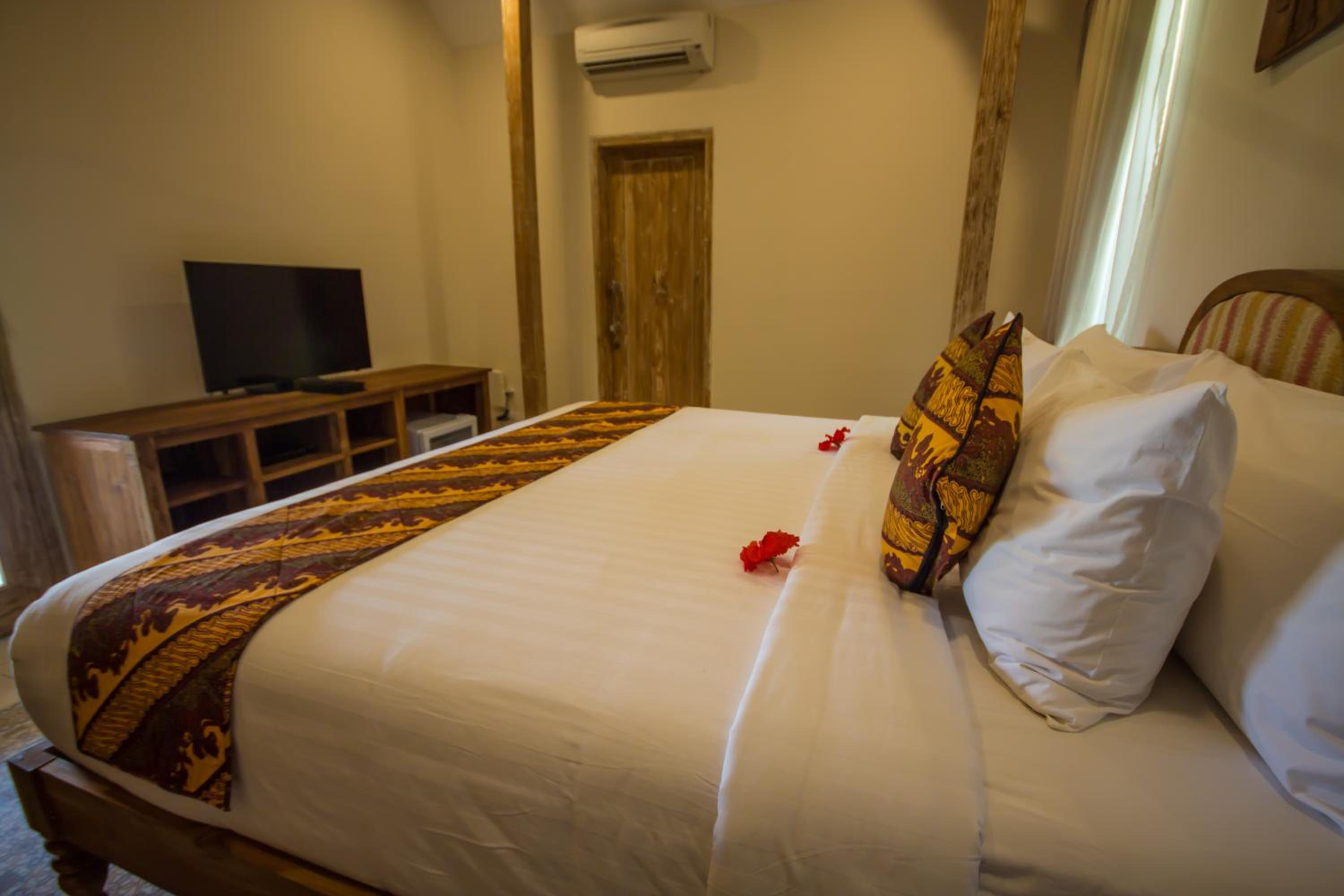2 Bedrooms, Joglo, Villa, 2 King Beds, Private Pool 8/9