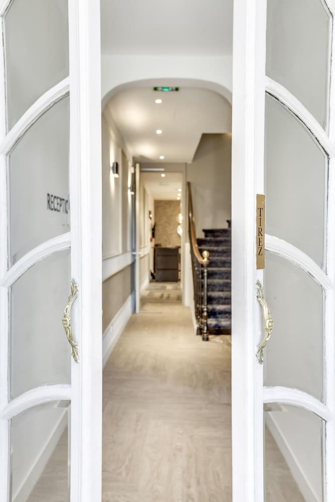 Hotel Courseine 12/23