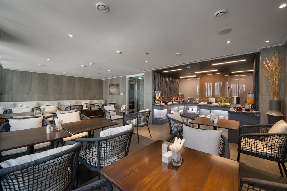 Legend Boutique Hotel 58/69