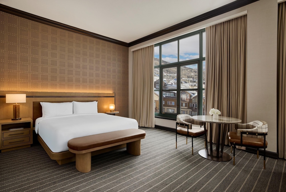 Mountain, Suite, King Bed, Sofa