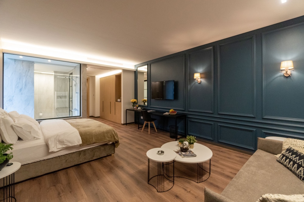 Votre Hotel 42/68