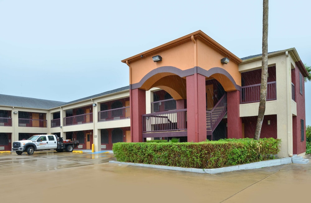 Americas Best Value Inn And Suites San Benito 1/37