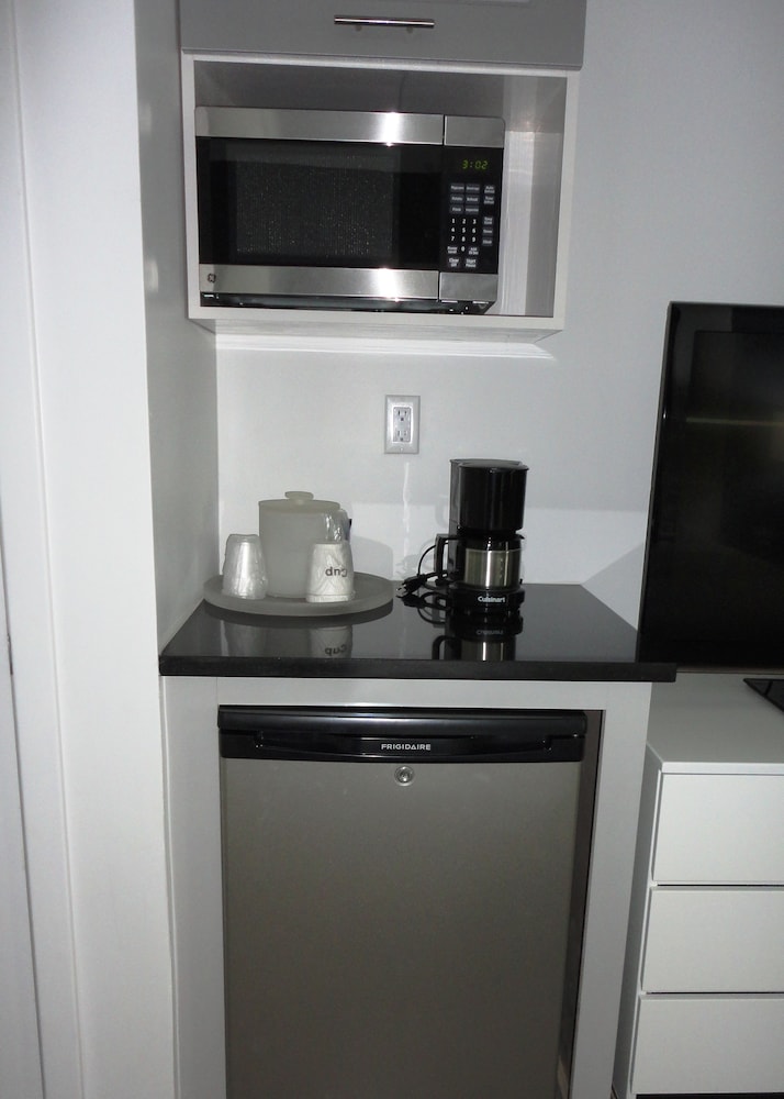 Lotus Boutique Inn Suites 28/57