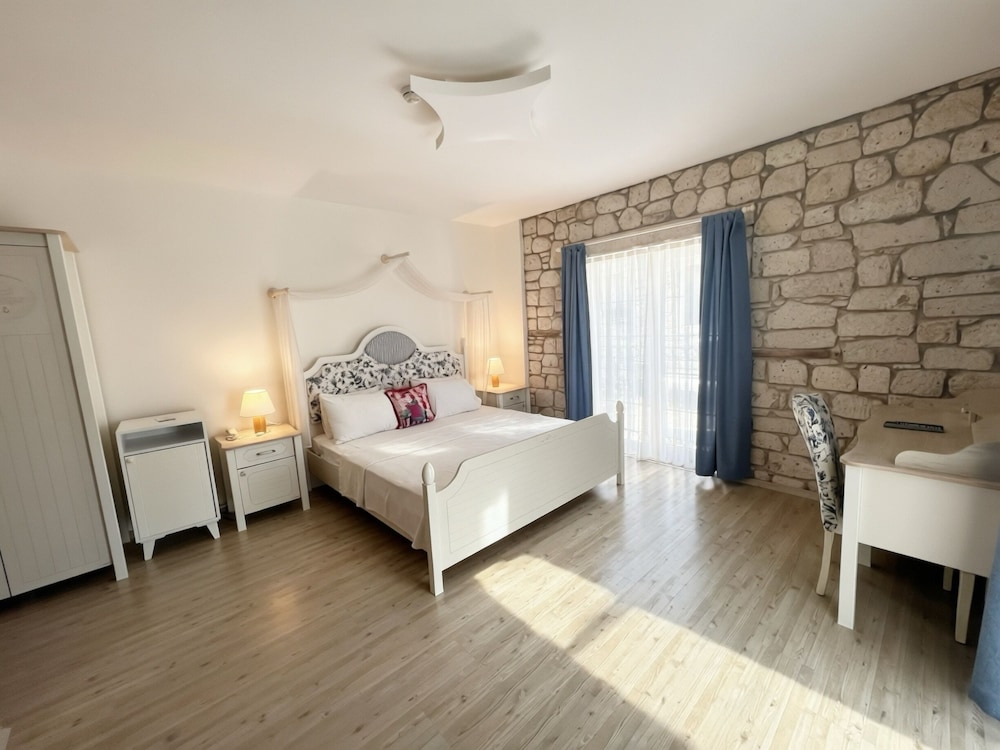 Mavi Konak Otel Alacati 17/49