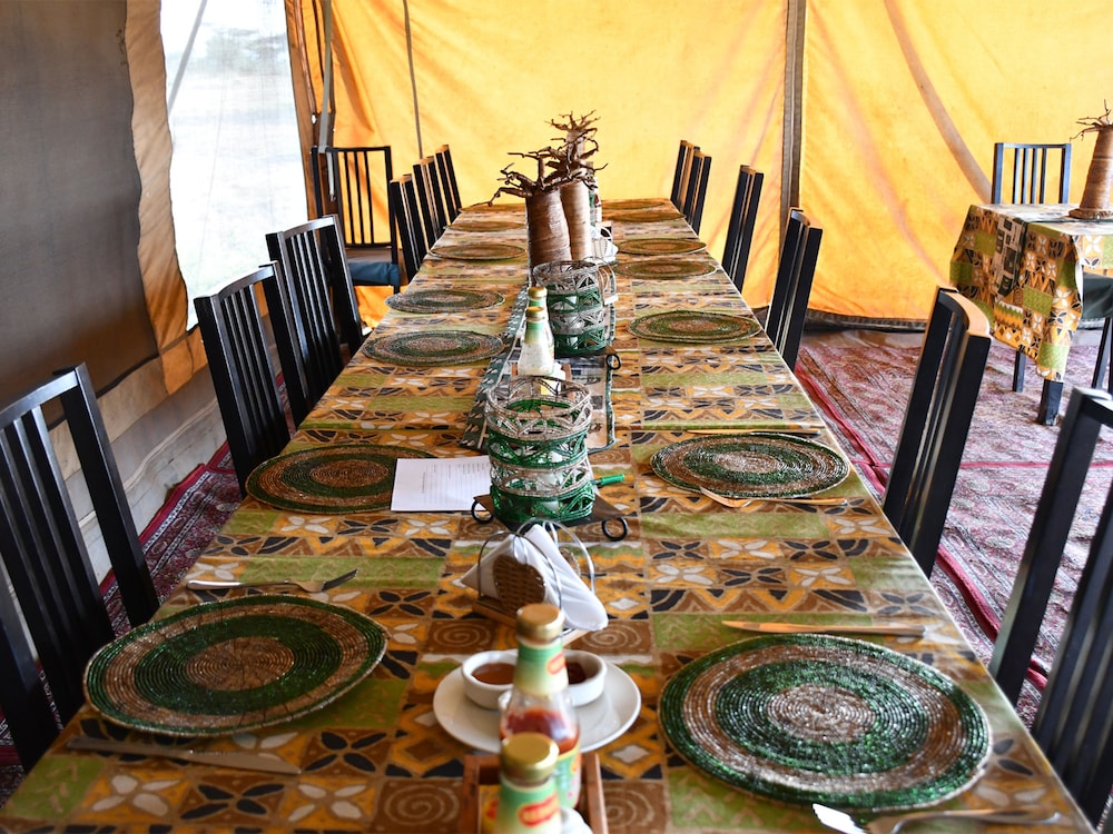 SERENGETI WILDEBEEST CAMP 47/55