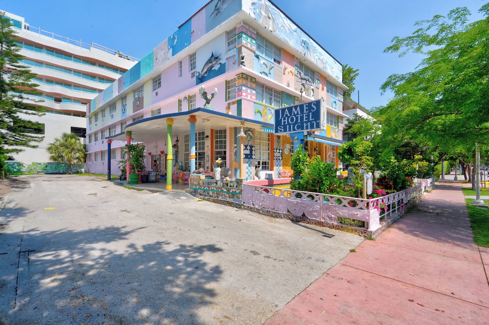 James Hotel 54/59