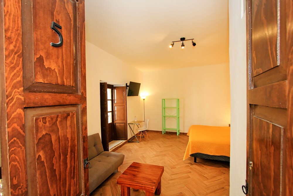 Hotel Universidad 30/50