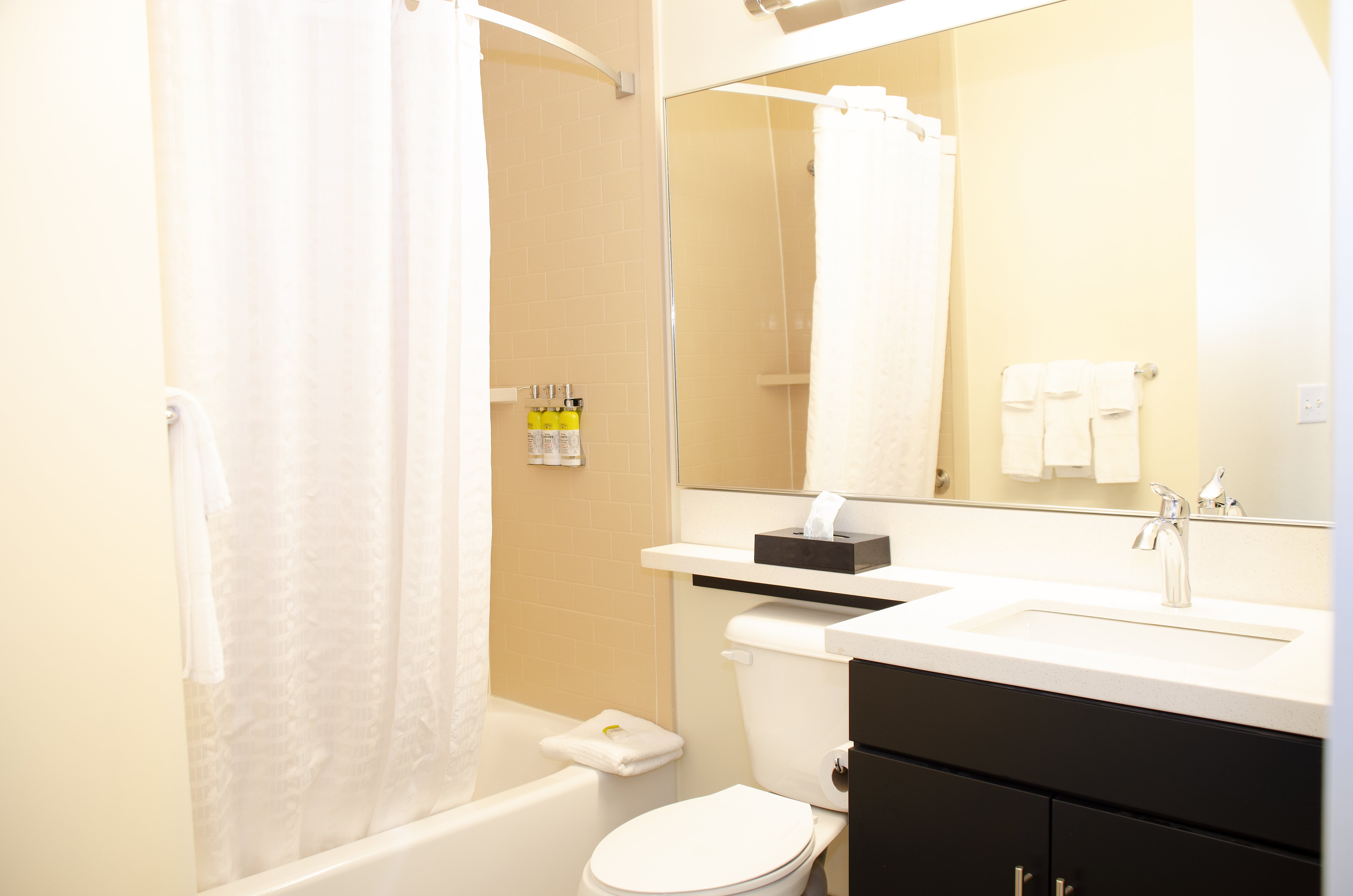 CANDLEWOOD SUITES LANCASTER WEST 29/31