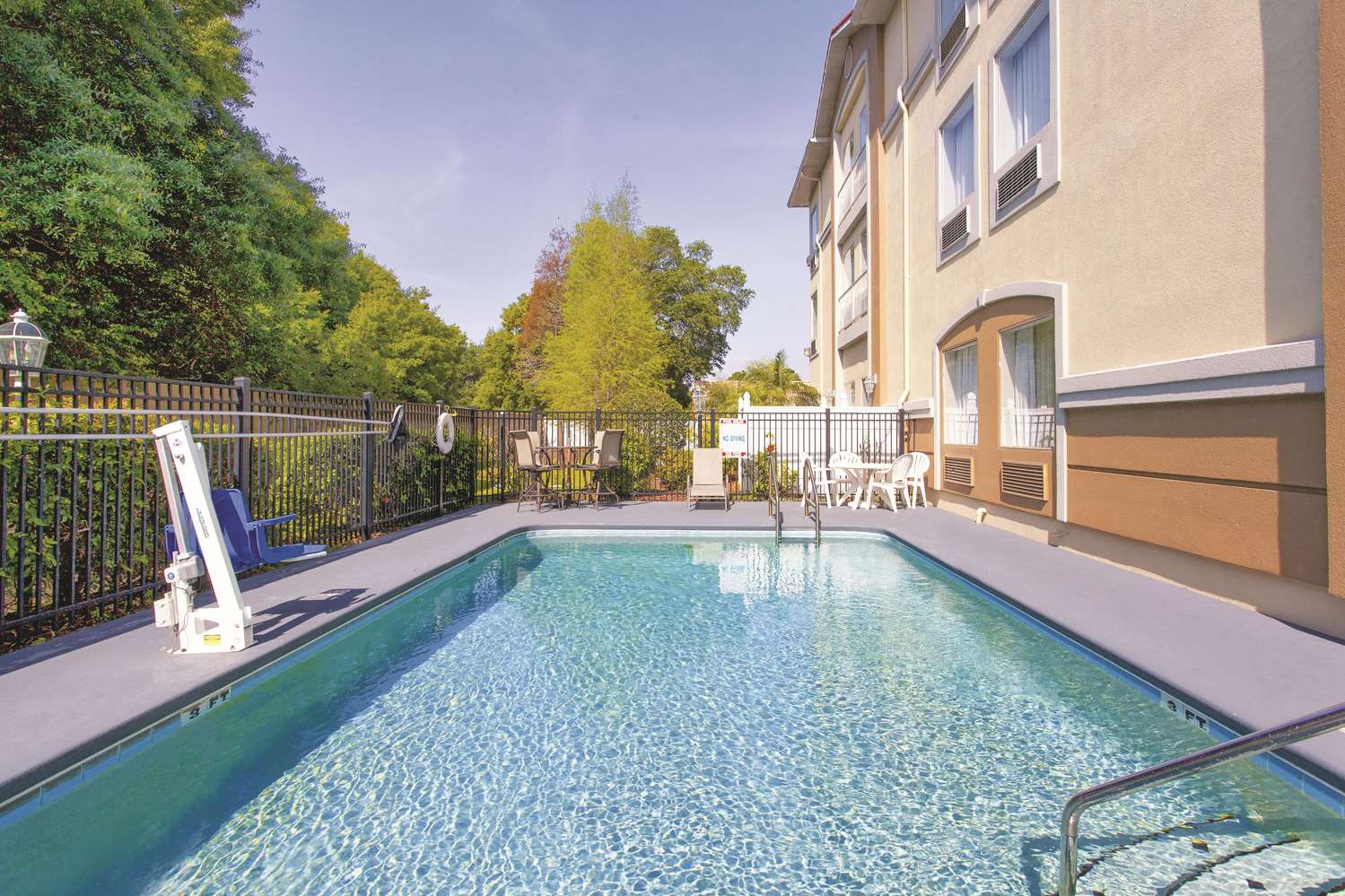 La Quinta Inn & Suites by Wyndham - Tampa South 22/27