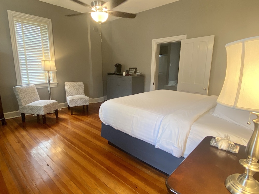 Captain Wohlt Inn Bed Breakfast 30/76
