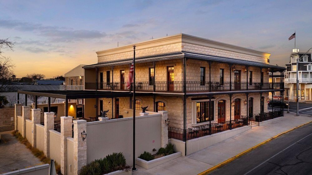 Emigrant Boutique Hotel 2/28