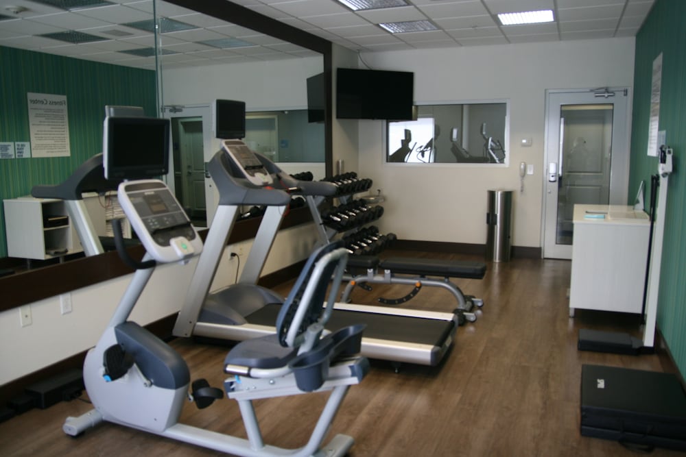 Holiday Inn Express Suites Clute Lake Jackson 39/63