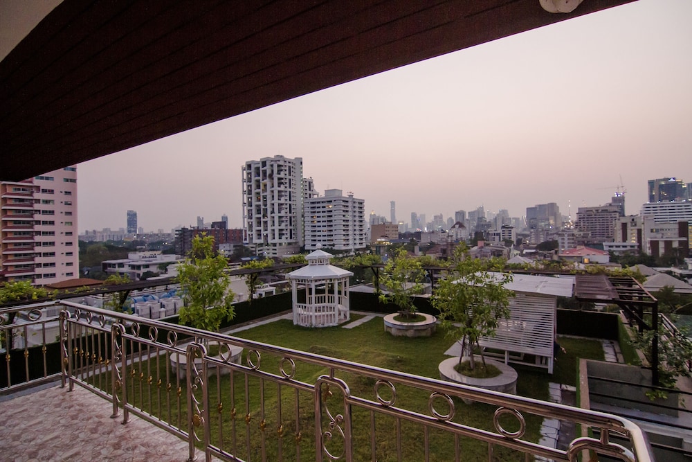 Hope Land Hotel & Residence Sukhumvit 8 71/77