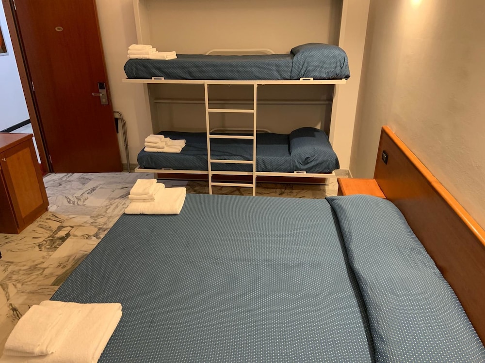 Lungomare Hotel 26/71