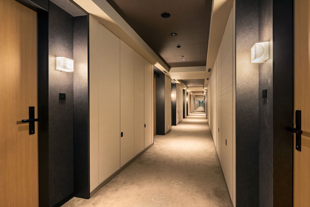 Hotel Clad 23/50