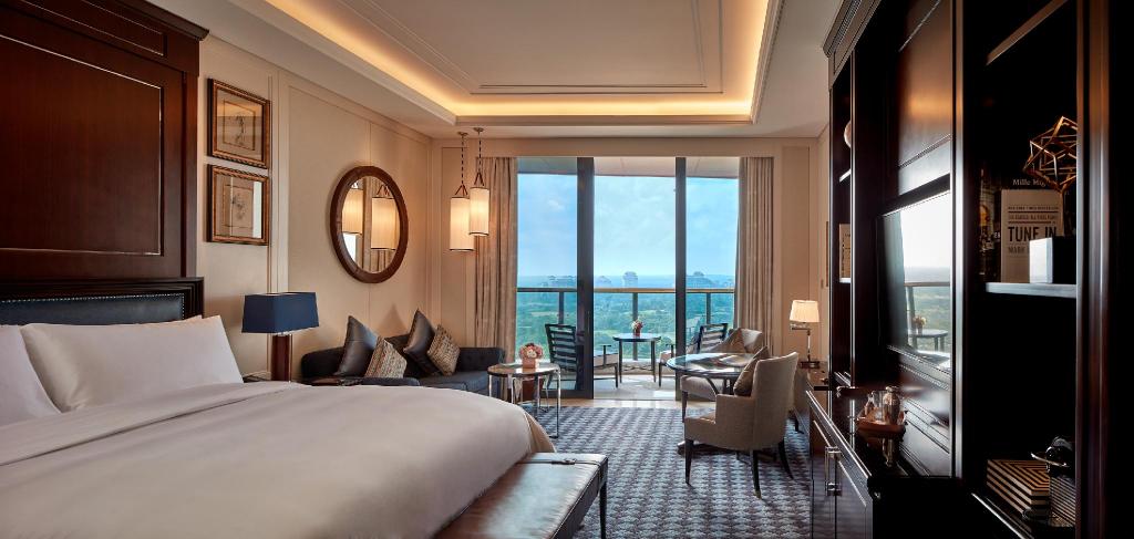 Guest Room, 2 Double Beds, Golf Course View, Balcony, Club Lounge Access