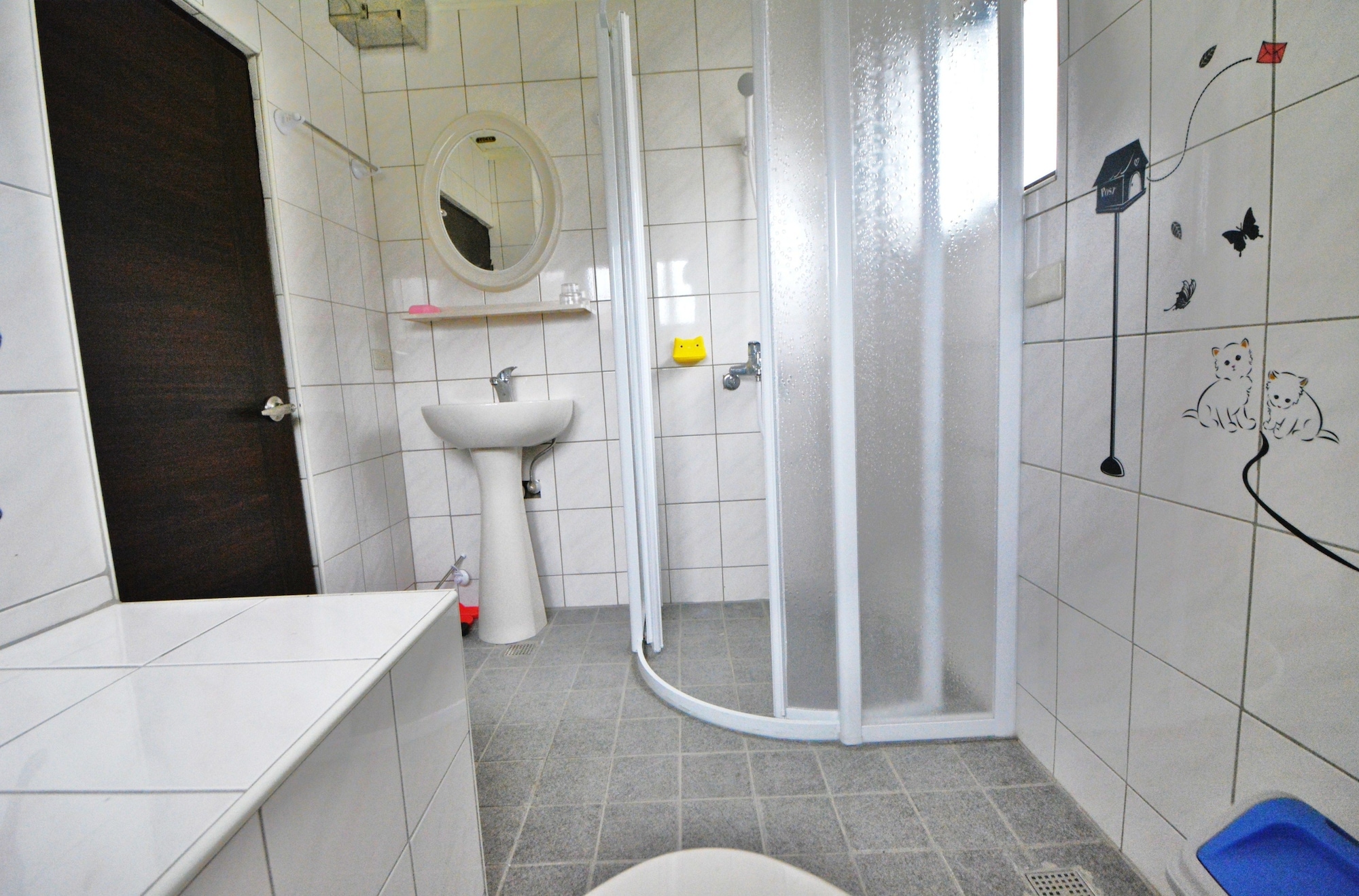 MIXED DORM, STANDARD, SHARED BATHROOM