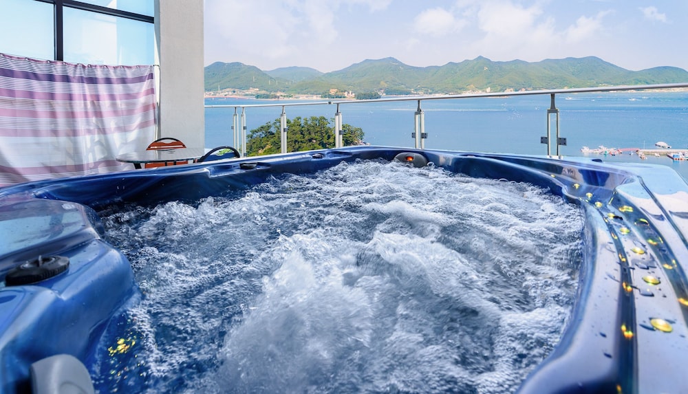 Tongyeong Honey Spa Pension 23/50