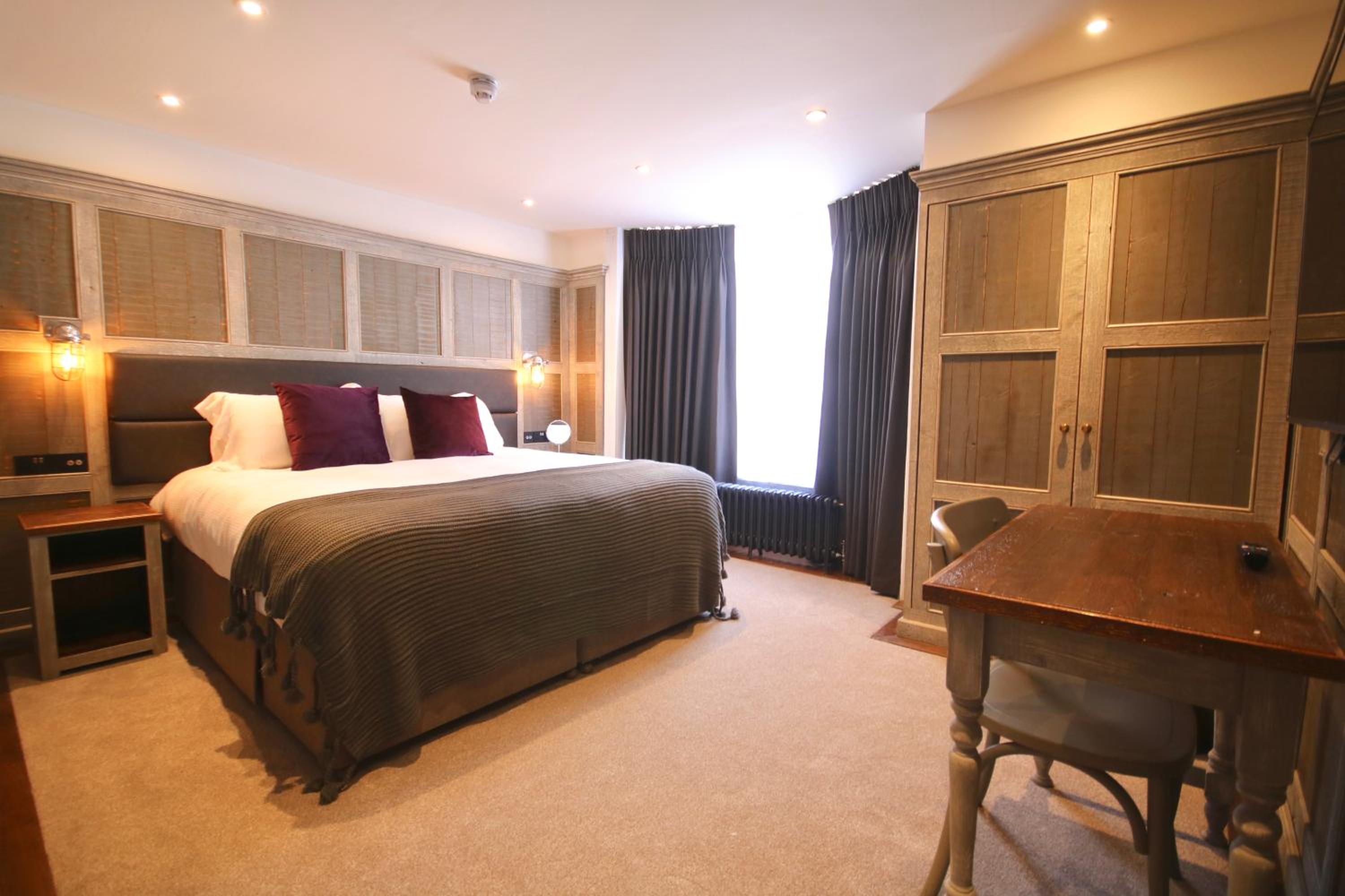 Room 4