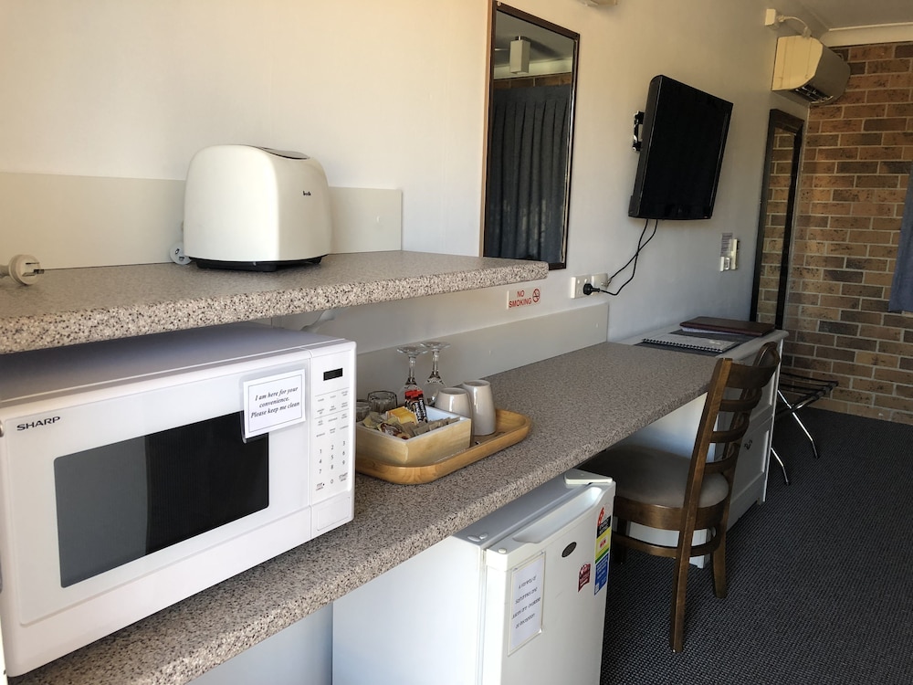 Golden Grain Motor Inn 50/62