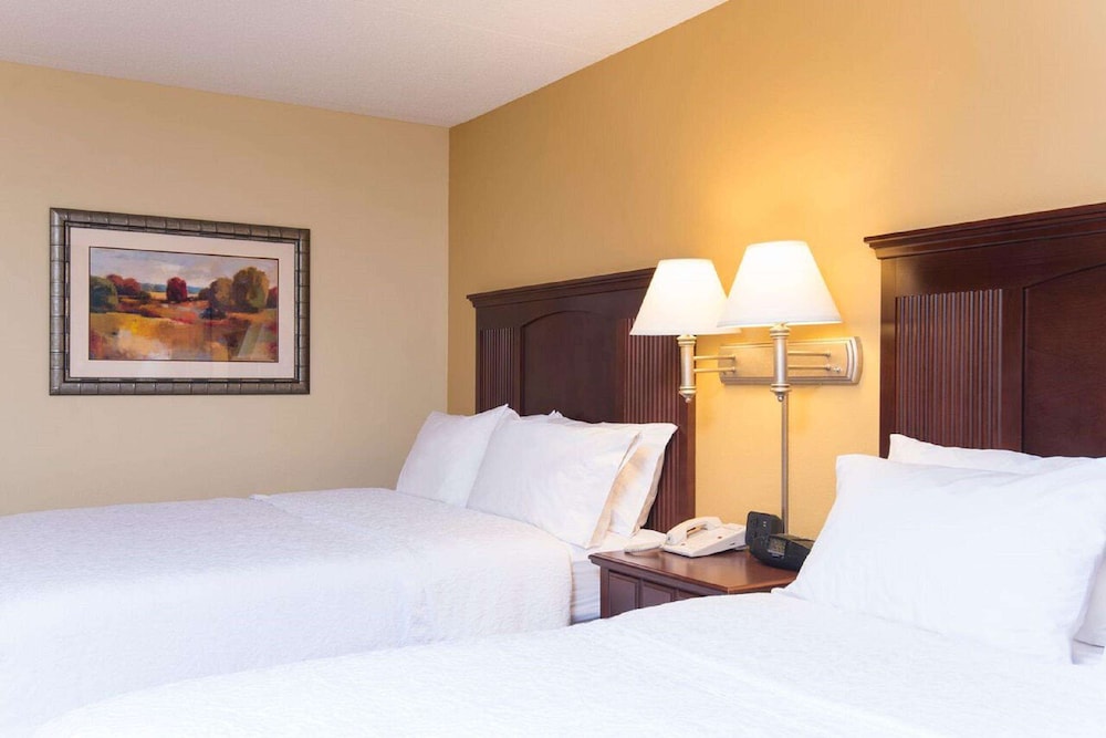 Hampton Inn Schenectady 10/48