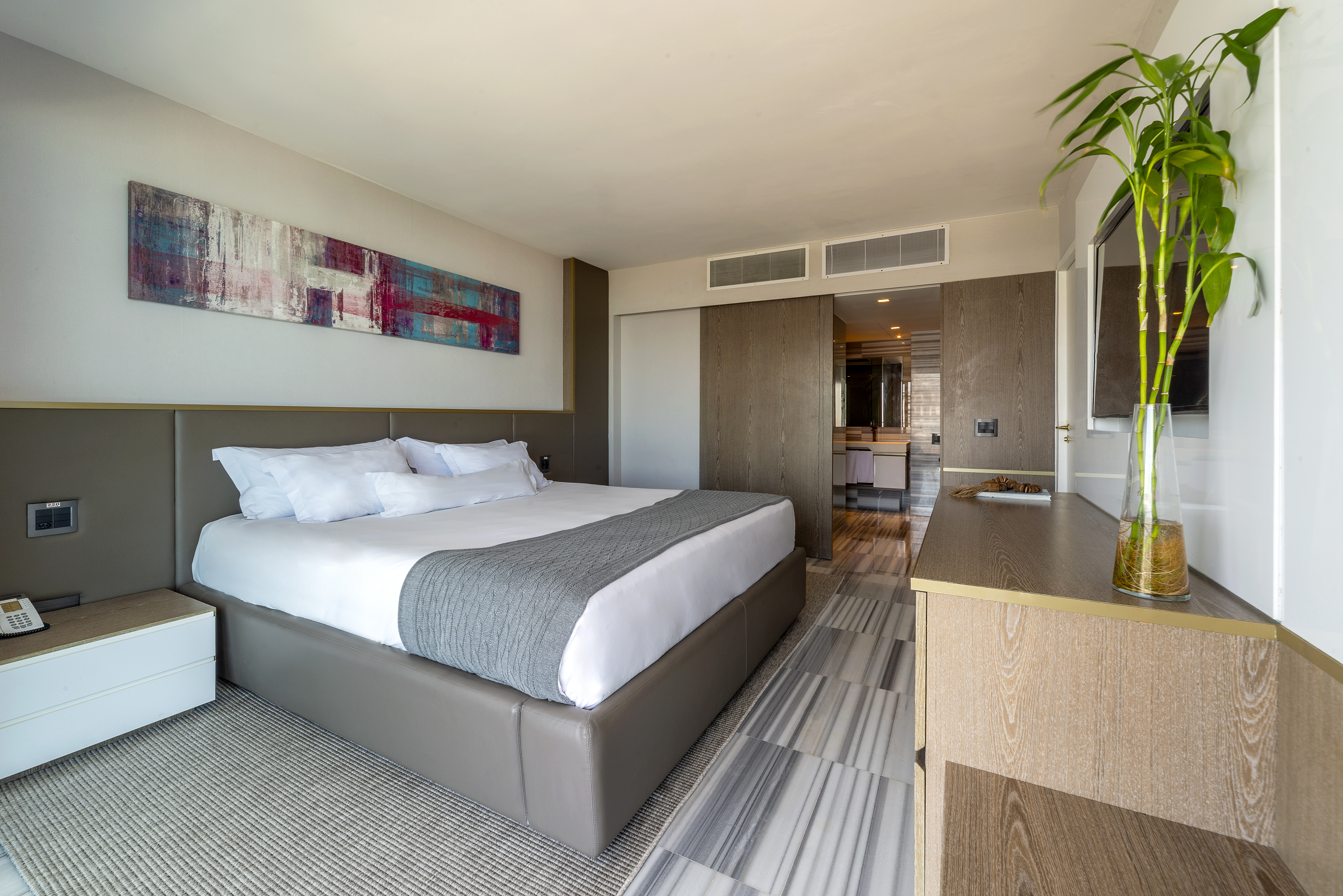 Deluxe, Suite, Single, Sea Front, with Pool
