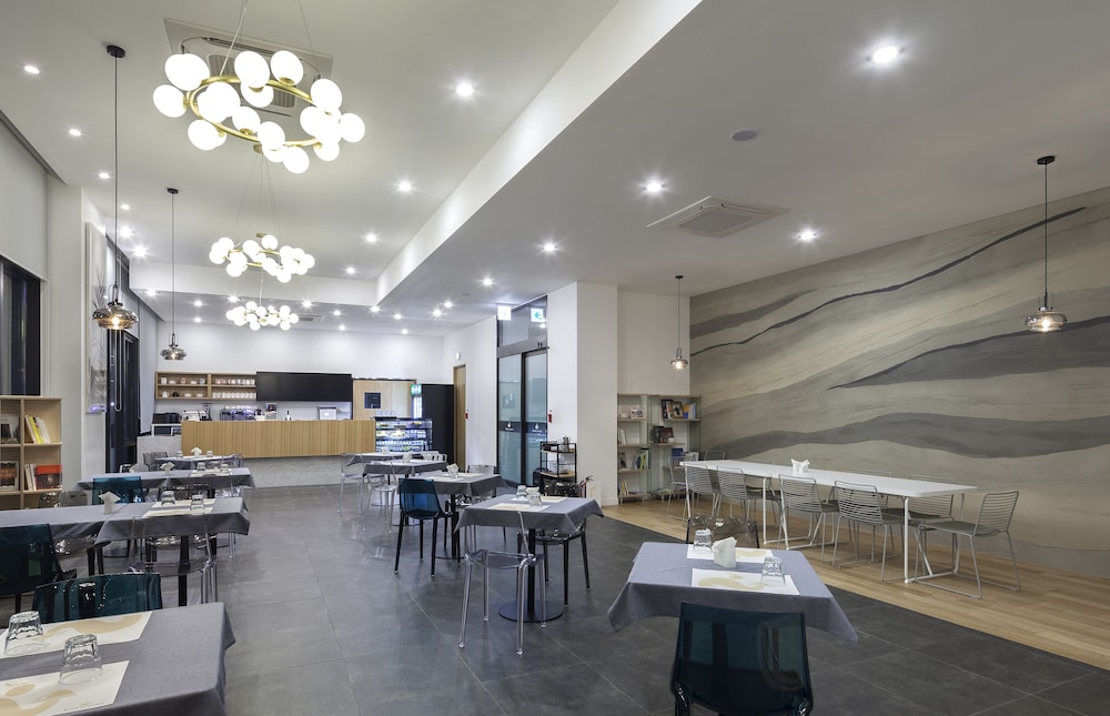 Gangneung City Hotel 51/61