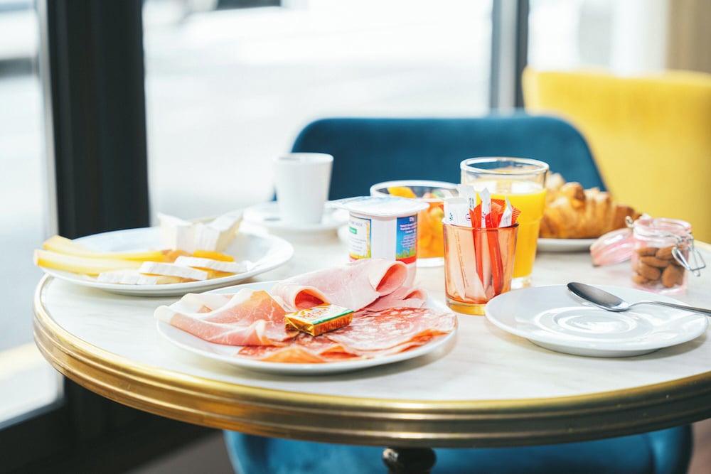Hotel Holidays and Work 29/44