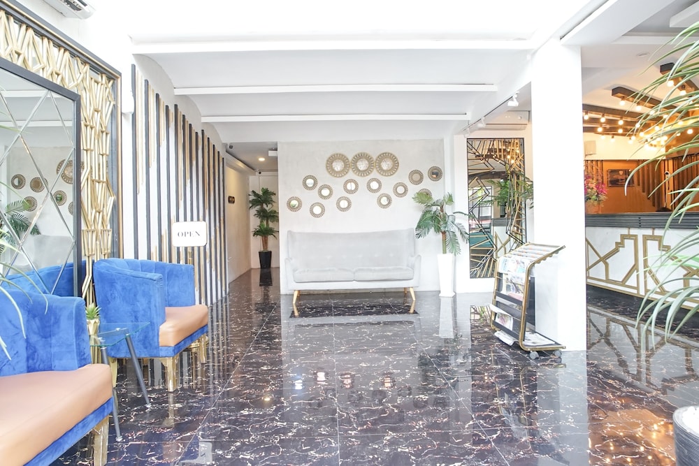 Hotel Sanrina Makassar 6/70