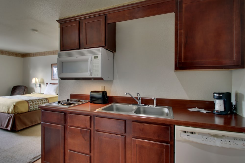 All Towne Suites 43/54