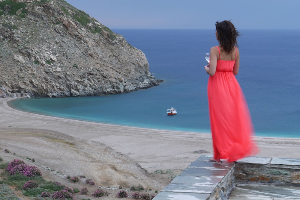 AEGEA BLUE CYCLADITIC RESORT(FOMERLY AEGEA BLUE VILLAS AND SUITES) 56/72