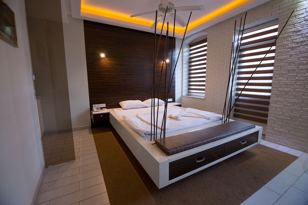 Element Suites 47/65