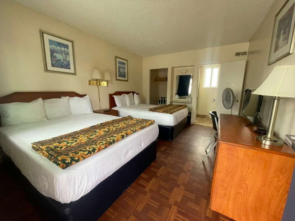 Mission Bay Motel 8/31