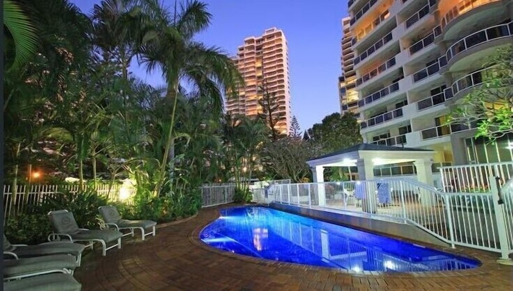 Oscar on Main Resort 77/79
