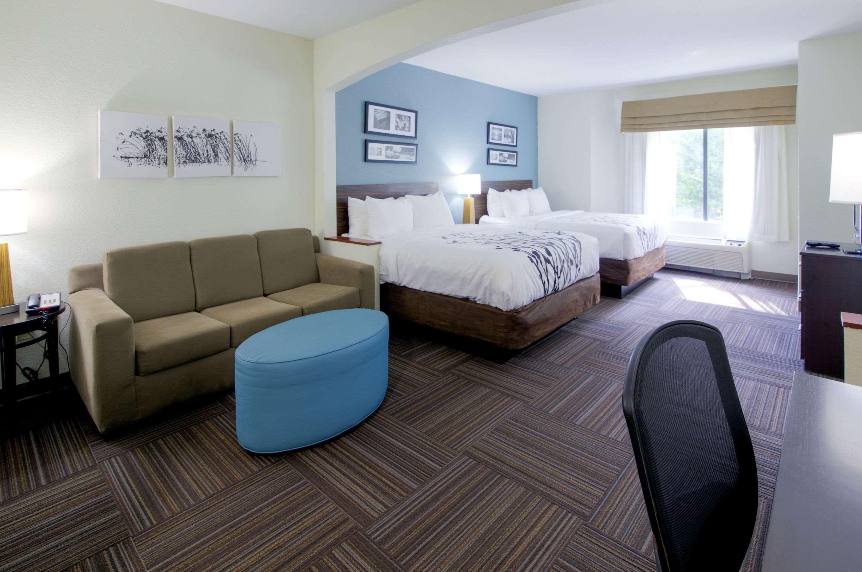 UPGRADE, EFFICIENCY, SUITE, 2 DOUBLE BEDS