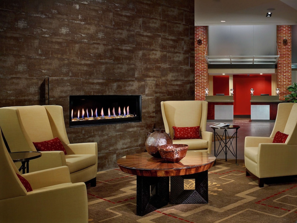 DOUBLETREE BY HILTON HOTEL AND SUITES CHARLESTON AIRPORT 44/60