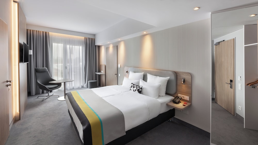 غرفة قياسية بسرير كوين لذوي الإعاقة، Holiday Inn Express Dusseldorf Hauptbahnhof 4/5
