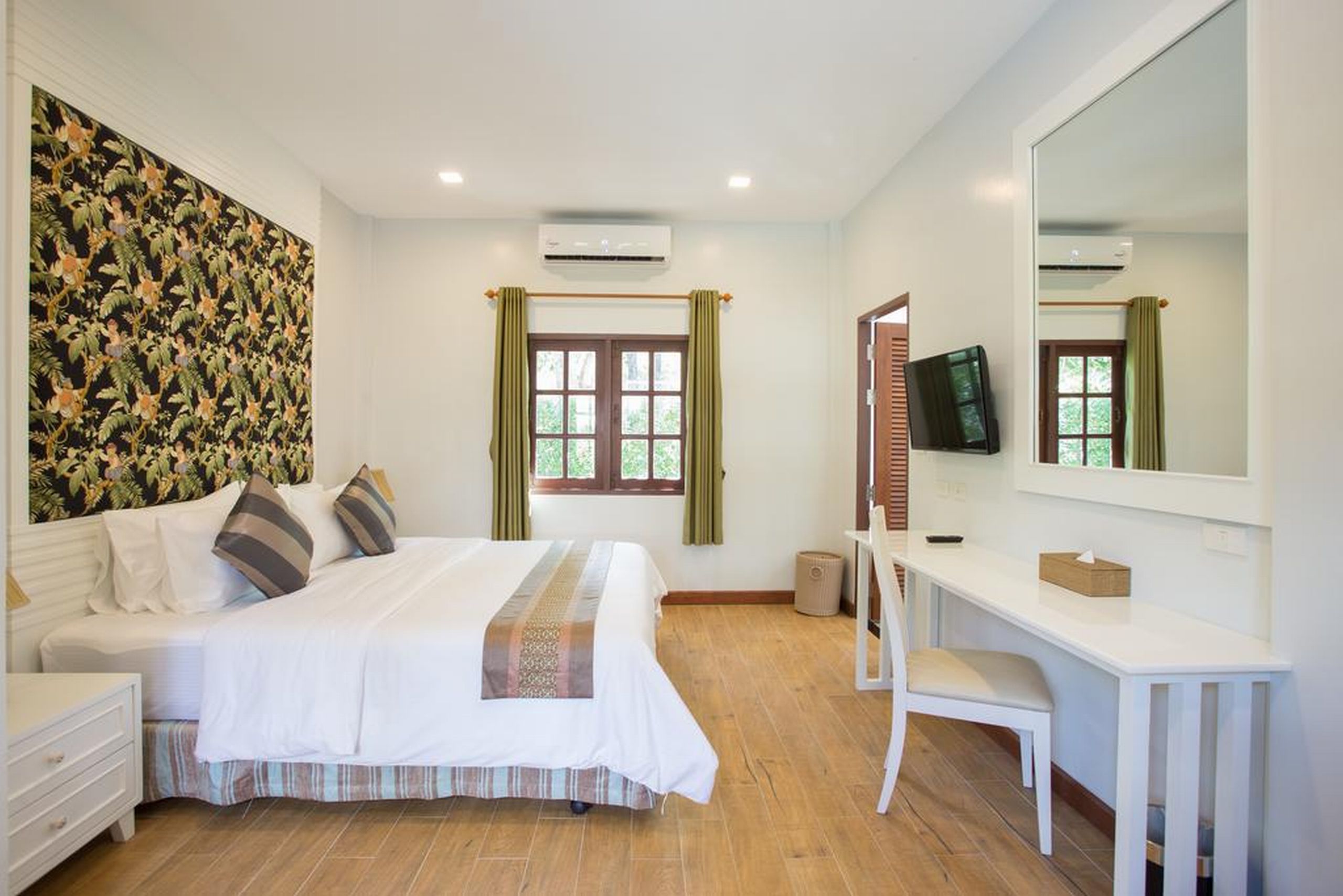 3 BEDROOMS, VILLA