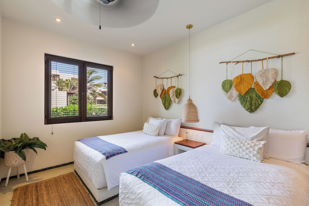 Marea Beachfront Villas 13/50