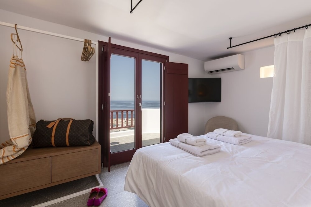 Porto Mykonos Hotel 21/69