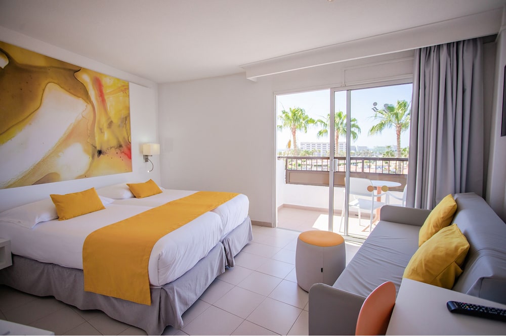 ROOM, SINGLE, DOUBLE BED, BALCONY