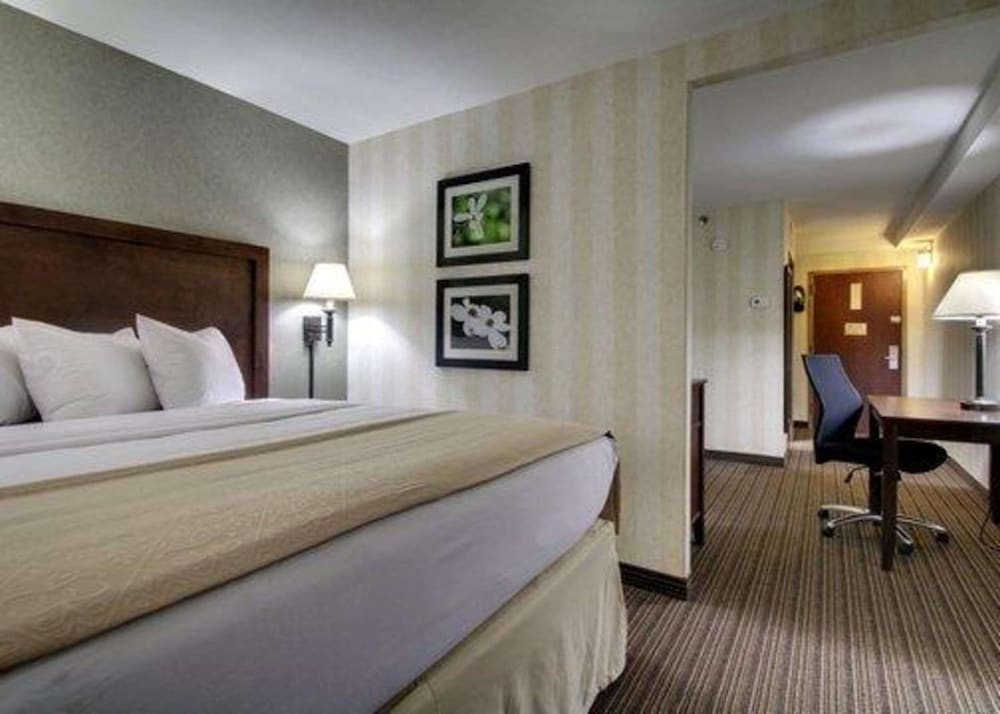 DoubleTree by Hilton Quincy 38/77