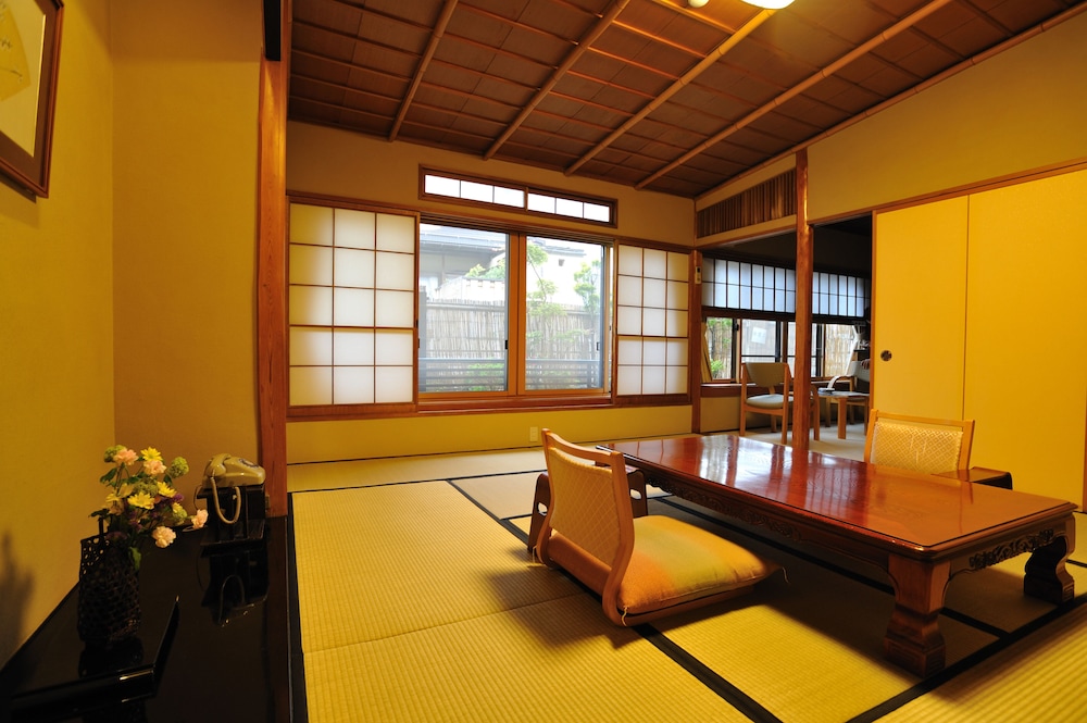 Shibu Onsen Kokuya 36/50