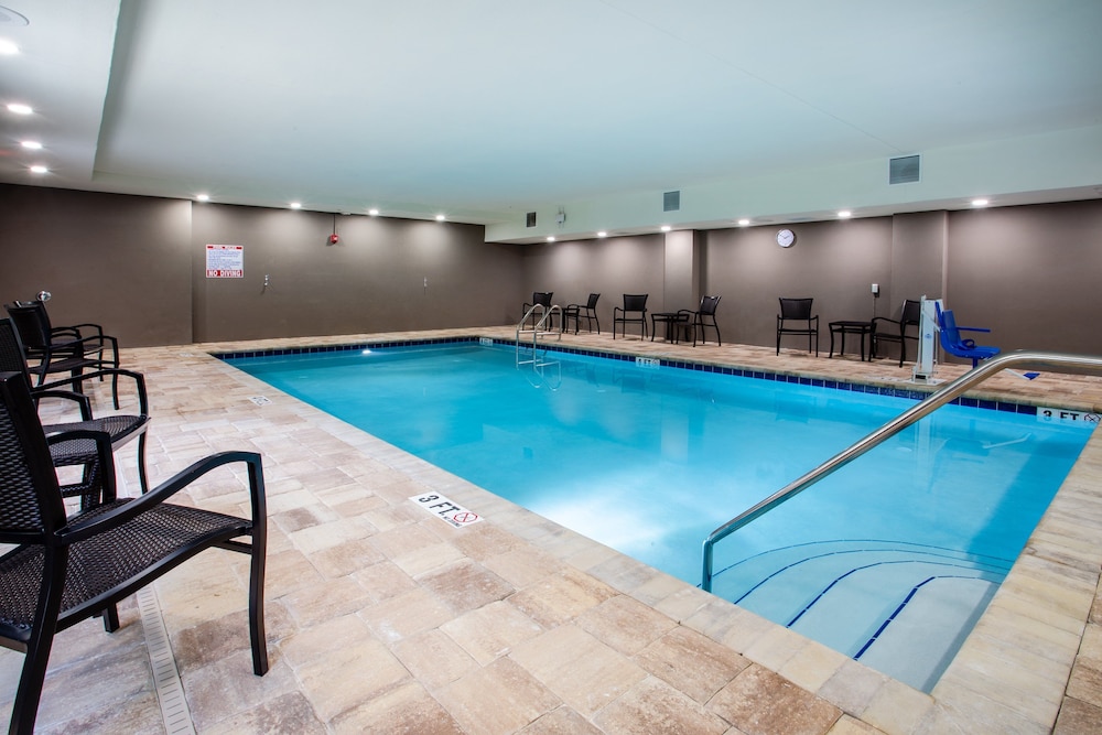 Holiday Inn Express And Suites Deland South in DELAND - FL