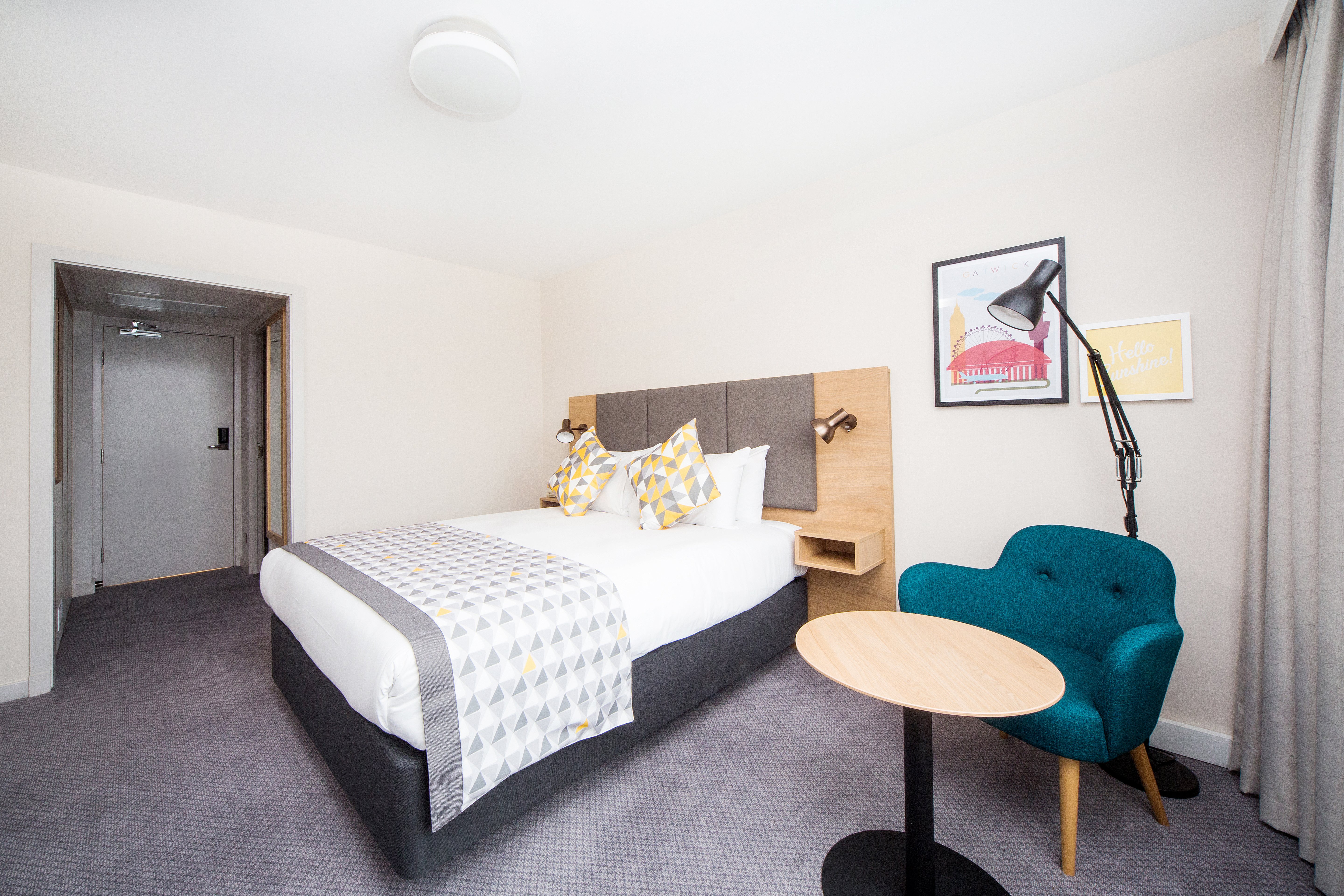 Holiday Inn Gatwick Airport 30/75