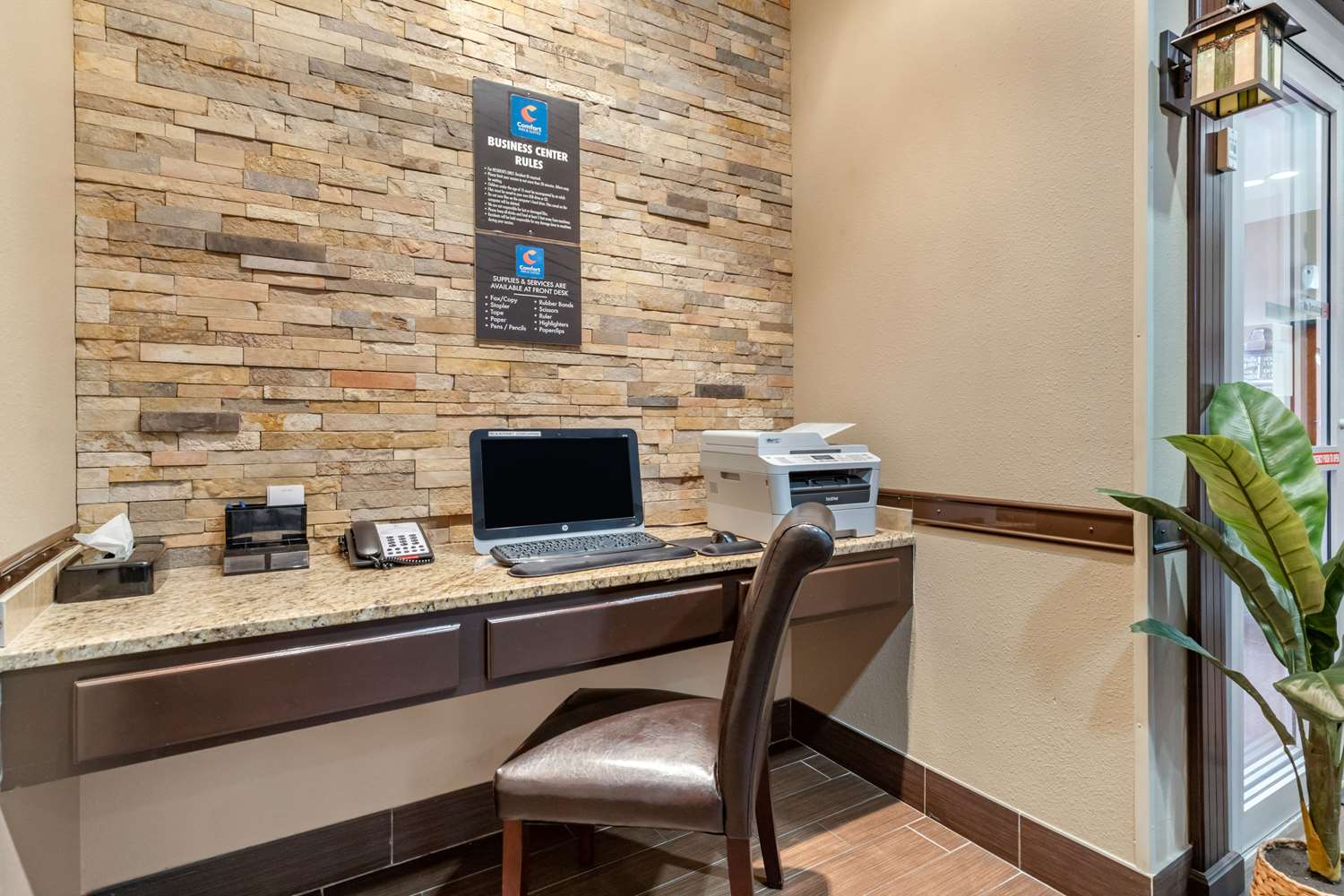 Comfort Inn Suites Lakeside 27/37