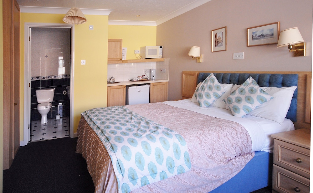 Marlborough House Hotel 19/50