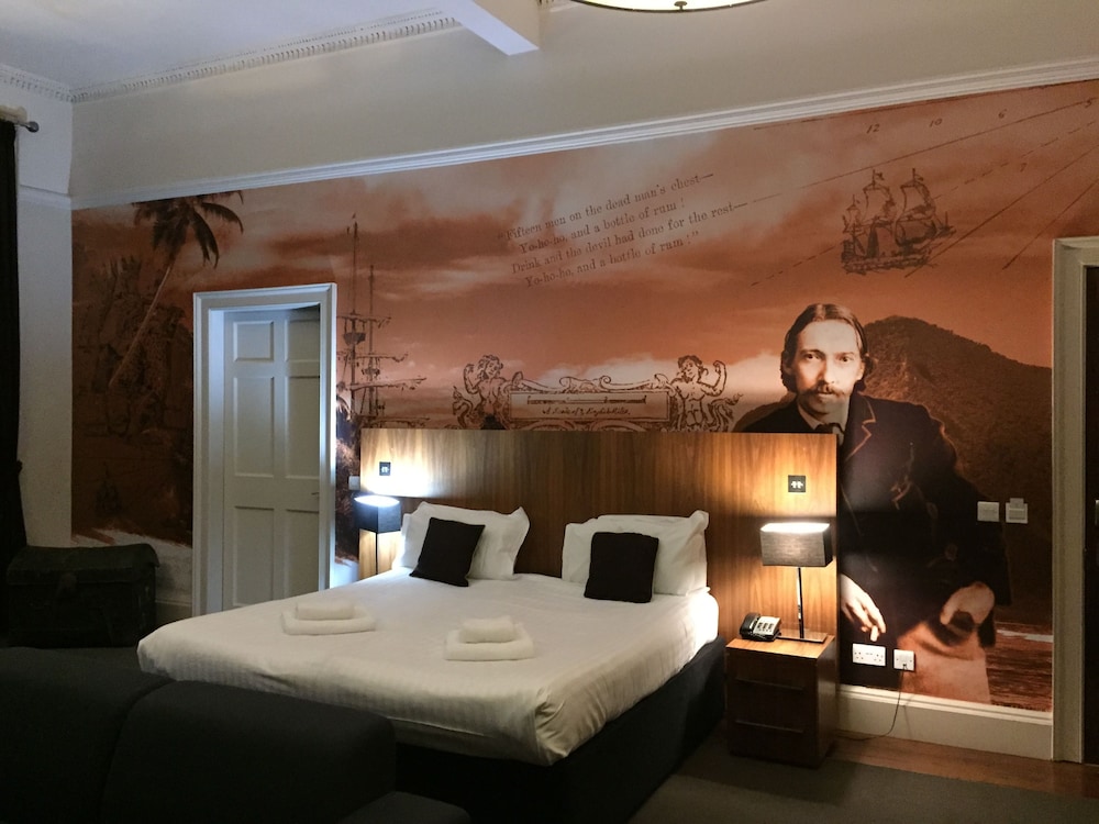 The Place Hotel 60/69